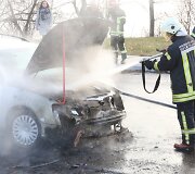 Netoli Galvės ežero sankryžoje užsiliepsnojo &bdquo;VW Passat&ldquo;