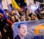 Recepo Tayyipo Erdogano AKP laimėjo lemiamus Turkijos parlamento rinkimus