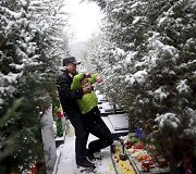 Zhang Yinxiu palaiko jos vyras Jiangas Weimao'as