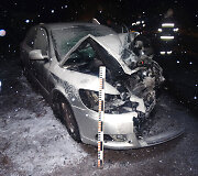&bdquo;&Scaron;koda Octavia&ldquo; įvykio vietoje: &scaron;iuo moters vairuojamu automobiliu vyko penki žmonės, visi jie atsidūrė ligoninėje.