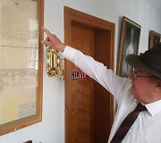 Wolfgangas von Stettenas prie giminės medžio
