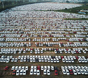 Didžiausia pasaulyje automobilių stovėjimo aik&scaron;telė Kinijoje