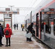 Traukinys i&scaron; Vilniaus į Rygą