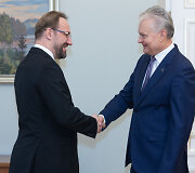 Gediminas &Scaron;imkus, Gitanas Nausėda