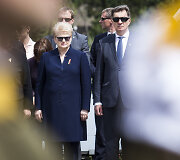 Prezidentavimo laikotarpiu D.Grybauskaitė dirbo su trijų kadencijų Seimais ir Vyriausybėmis, vadovautomis konservatoriaus Andriaus Kubiliaus, socialdemokrato Algirdo Butkevičiaus bei &bdquo;valstiečių&ldquo; deleguoto Sauliaus Skvernelio.
