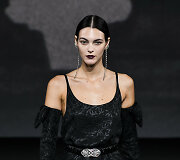 &bdquo;Chanel&ldquo; 2023 m. pavasario ir vasaros kolekcijos modelis