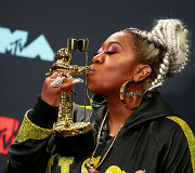 MTV apdovanojimų pasirodymai ir laimėtojai