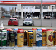 Eksperimento metu nepilnamečiai bandė nusipirkti alkoholinių gėrimų.