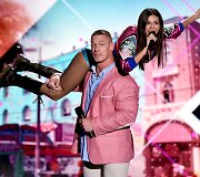 Victoria Justice ir Johnas Cena 