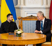 Volodymyras Zelenskis, Gitanas Nausėda