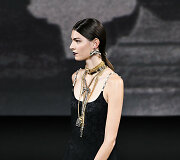 &bdquo;Chanel&ldquo; 2023 m. pavasario ir vasaros kolekcijos modelis
