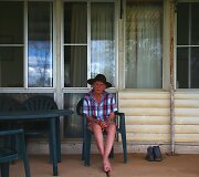 Toli nuo aplinkinių gyvenanti 78 metų australė ūkininkė ra&scaron;o poeziją apie vienatvę