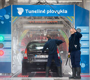 Sostinės Savanorių pr. atidaryta tunelinė automobilių plovykla
