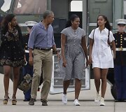 Barackas ir Michelle Obamos su dukromis Sasha ir Malia