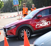 Vilniuje startavo &bdquo;Moterų ralis&ldquo;, į gatves i&scaron;važiavo 250 ekipažų