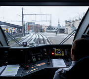 Traukinys i&scaron; Vilniaus į Rygą