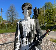 Merkinėje dažais apipiltas paminklas partizanų vadui Adolfui Ramanauskui-Vanagui