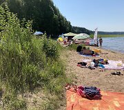 Plateliuose kar&scaron;tomis dienomis poilsiautojų antplūdis: dalis piktinosi, kad pliažai tam neparuo&scaron;ti.