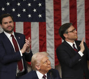 Donaldas Trumpas, J.D.Vance'as, Mike'as Johnsonas