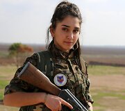 Prie&scaron; &bdquo;Islamo valstybės&ldquo; džihadistus kovojančios kurdės