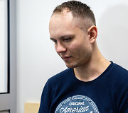 Benas Mikutavičius atvežtas į teismą