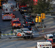 Manhatane sunkvežimis rėžėsi į žmones