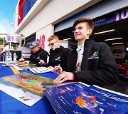 Gustas Grinbergas prie&scaron; &bdquo;Le Mans&ldquo; series lenktynes: autografų dalijimas ir atidarymas