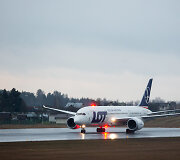 Vilniuje nusileido &bdquo;Boeing&ldquo; atskridęs tiesiai i&scaron; Japonijos