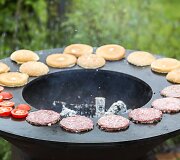 Gamtoje kepti burgeriai