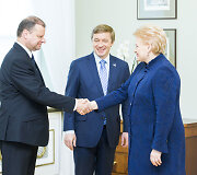 Saulius Skvernelis, Ramūnas Karbauskis ir Dalia Grybauskaitė