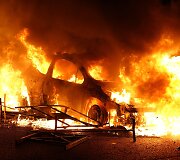 Po paauglio mirties &ndash; protestai Paryžiaus priemiestyje