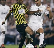 Antrosiose B grupės rungtynėse tarp Ispanijos vicečempiono Madrido &bdquo;Real" ir &bdquo;Al-Ittihad" (Saudo Arabija) klubų taip pat baigėsi lygiosiomis 1:1 (0:0).
