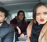 Eglė Valadkevičiūtė (viduryje) su aktoriais &Scaron;arūnu Dateniu ir Akvile Žirgulyte
