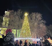 Biržų Kalėdų eglės įžiebimo &scaron;ventės akimirka