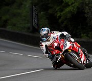 Kadras i&scaron; &bdquo;Isle of man TT&ldquo; varžybų/ PulseFoto nuotr. 