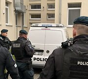 Benas Mikutavičius atvežtas į teismą