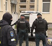 Benas Mikutavičius atvežtas į teismą