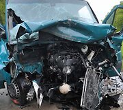 Skapi&scaron;kyje susidūrus automobiliui ir mikroautobusui žuvo žmogus
