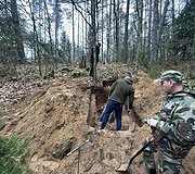 Netoli Karpi&scaron;kių kaimo archeologai aptiko vokiečių kareivio palaikus ir jautrų radinį