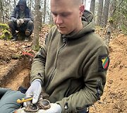 Netoli Karpi&scaron;kių kaimo archeologai aptiko vokiečių kareivio palaikus ir jautrų radinį