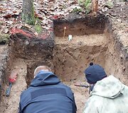 Netoli Karpi&scaron;kių kaimo archeologai aptiko vokiečių kareivio palaikus ir jautrų radinį