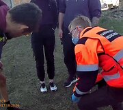 Sulaikyti girti jaunuoliai