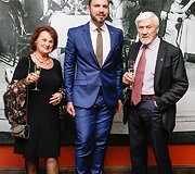 Svečiai rinkosi į teatro jubiliejaus minėjimą
