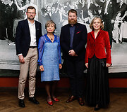 Svečiai rinkosi į teatro jubiliejaus minėjimą