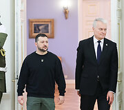 Volodymyras Zelenskis, Gitanas Nausėda
