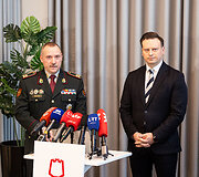 Viktoras Grabauskas, Valdas Benkunska