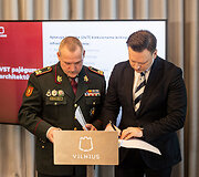 Viktoras Grabauskas, Valdas Benkunska