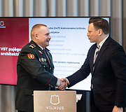 Viktoras Grabauskas, Valdas Benkunska