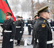 Valstybės vėliavos pakėlimo ceremonija Nepriklausomybės aik&scaron;tėje
