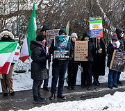 Iraniečių protesto akcija prie JAV ambasados prie&scaron; Irano rėžimą